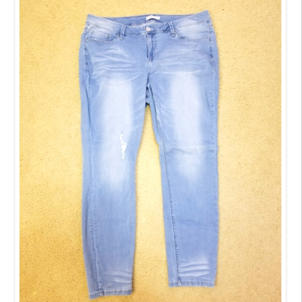 Light Wash Skinny Jeans